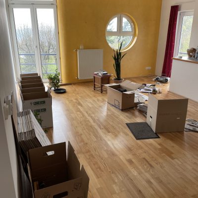 Sikeres eladás után, költözés közbeni állapot